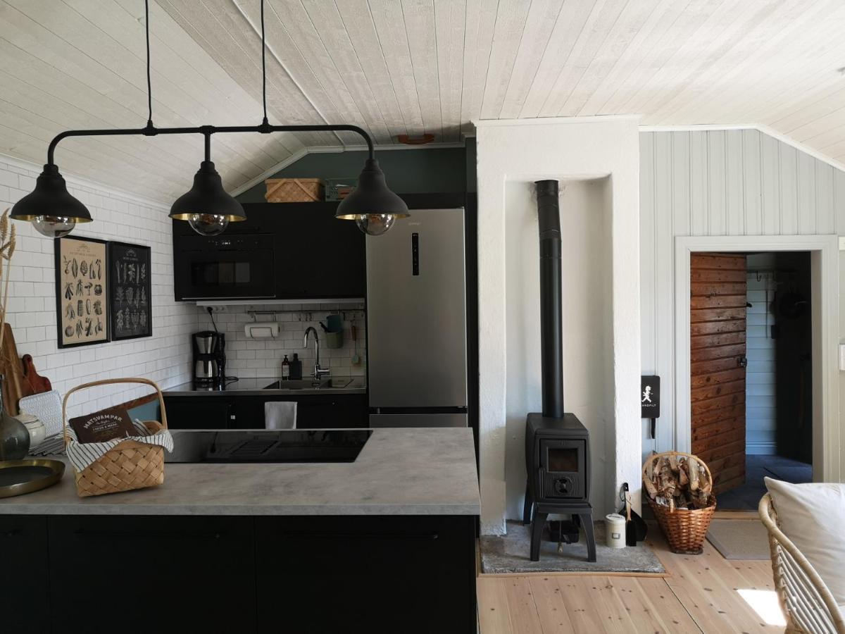 Smedjan Cottage Enköping Extérieur photo