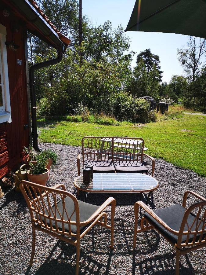 Smedjan Cottage Enköping Extérieur photo
