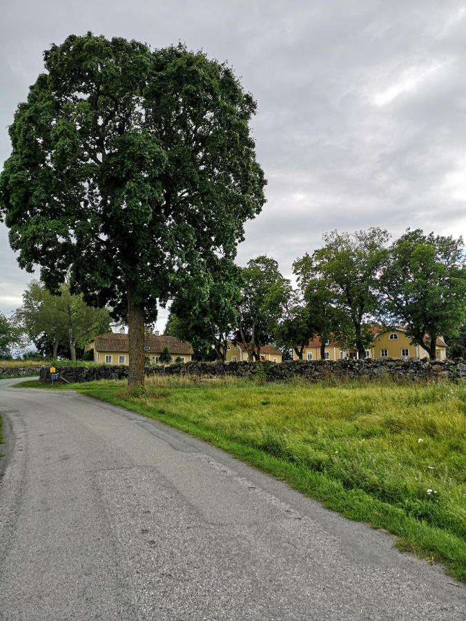 Smedjan Cottage Enköping Extérieur photo